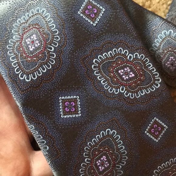 DAVID DONAHUE Medallion Print SILK TIE *Handmade* - Picture 4 of 7